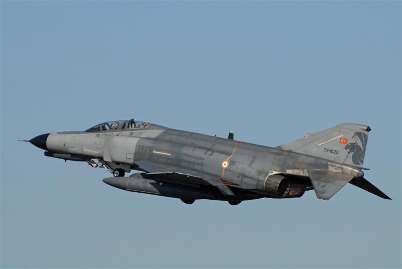 Turkish F-4 take-off.jpg - jens.schymura@onlinehome.de